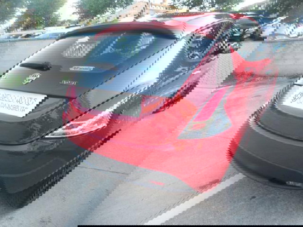 Lancia Ypsilon usata a Pisa (6)