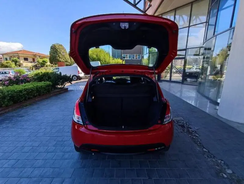 Lancia Ypsilon usata a Pisa (10)