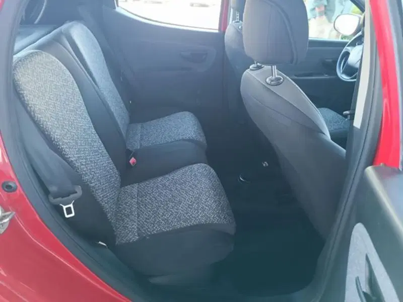Lancia Ypsilon usata a Pisa (11)