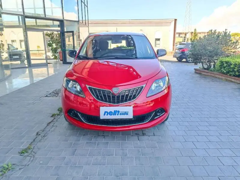 Lancia Ypsilon usata a Pisa (17)