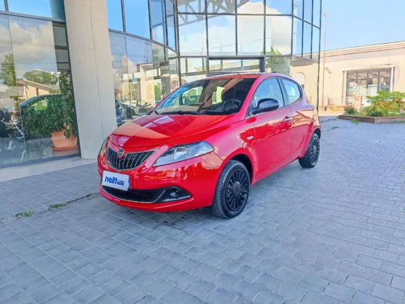 Lancia Ypsilon usata a Pisa (19)