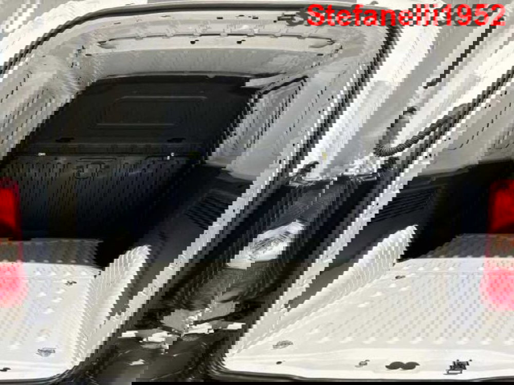 Peugeot Partner Furgone nuova a Bologna (7)