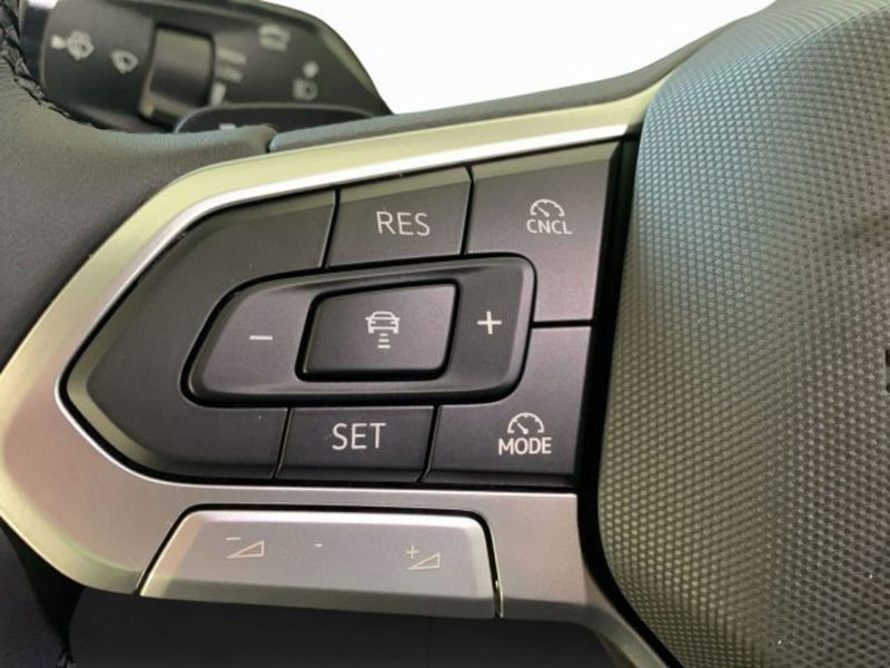 Volkswagen T-Roc nuova a Vicenza (12)