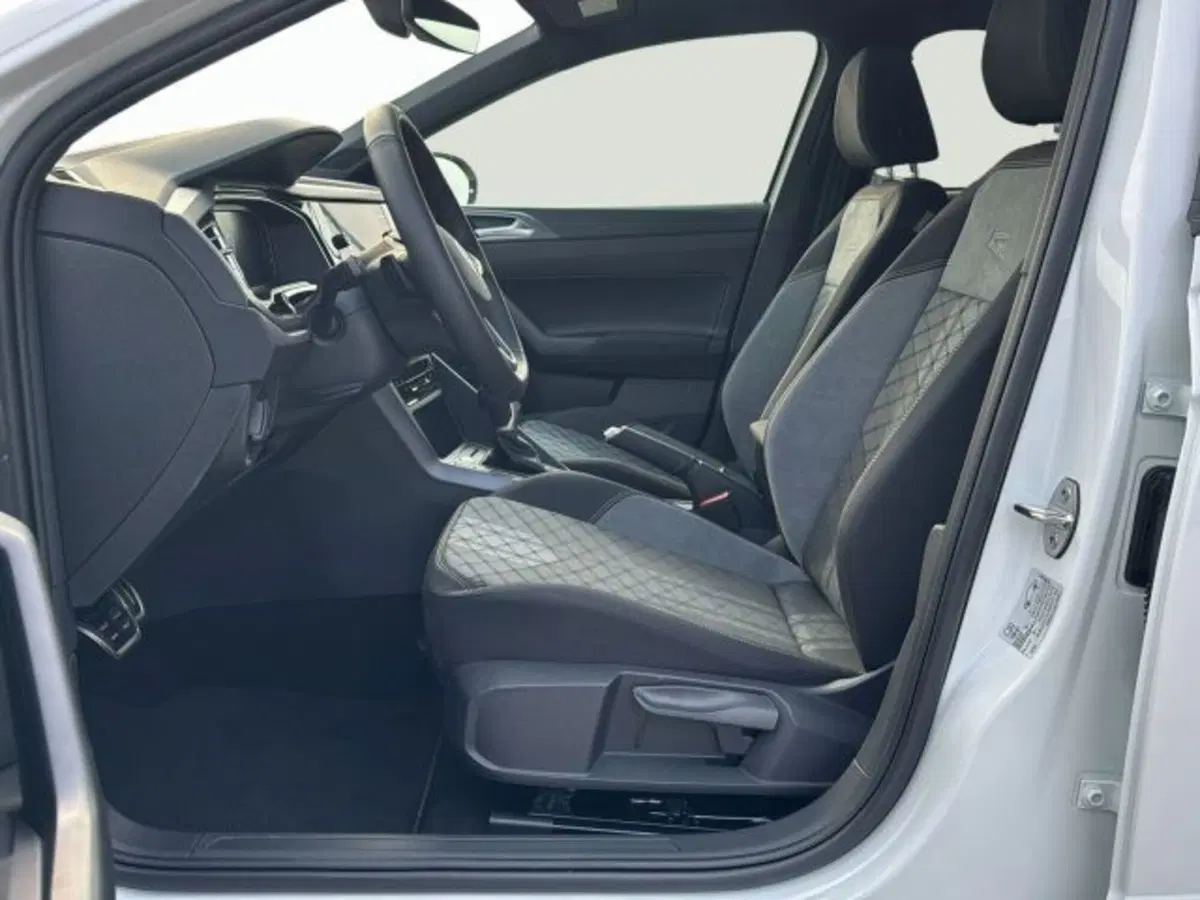 Volkswagen Taigo nuova a Vicenza (9)