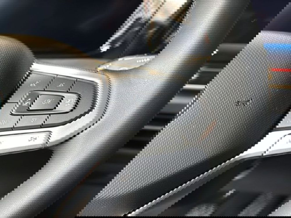 Volkswagen Golf nuova a Vicenza (18)