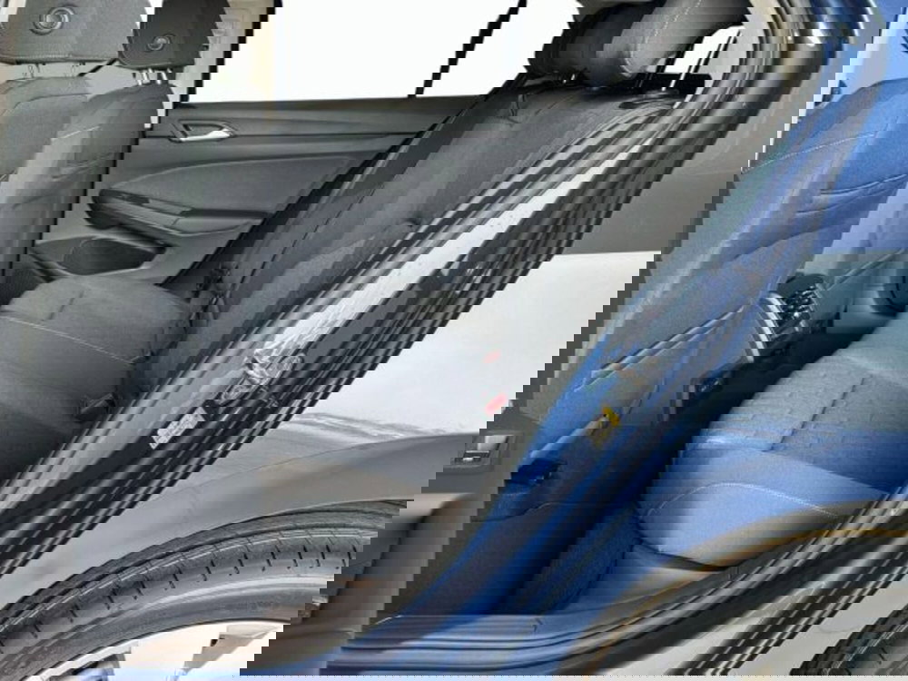 Volkswagen Golf nuova a Vicenza (9)