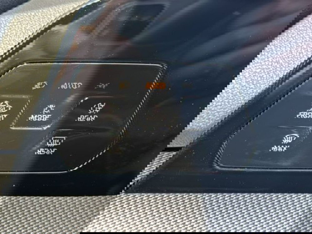 Volkswagen Golf Variant nuova a Vicenza (13)