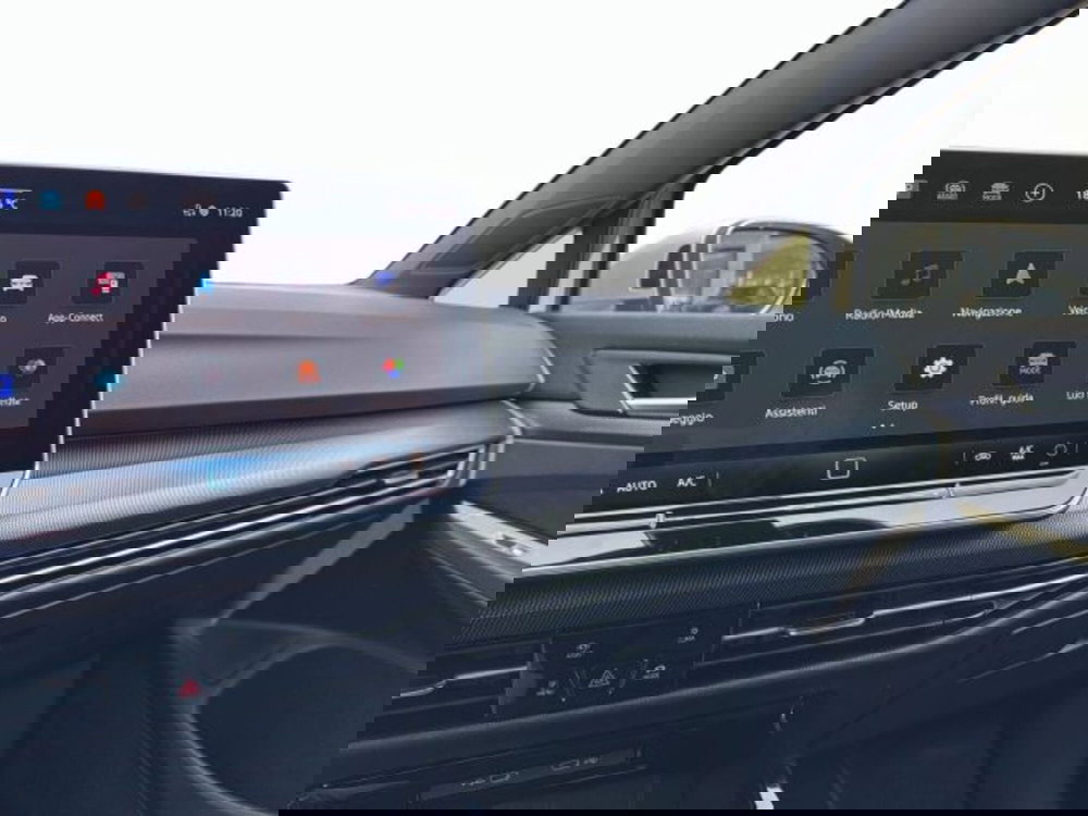 Volkswagen Golf Variant nuova a Vicenza (20)