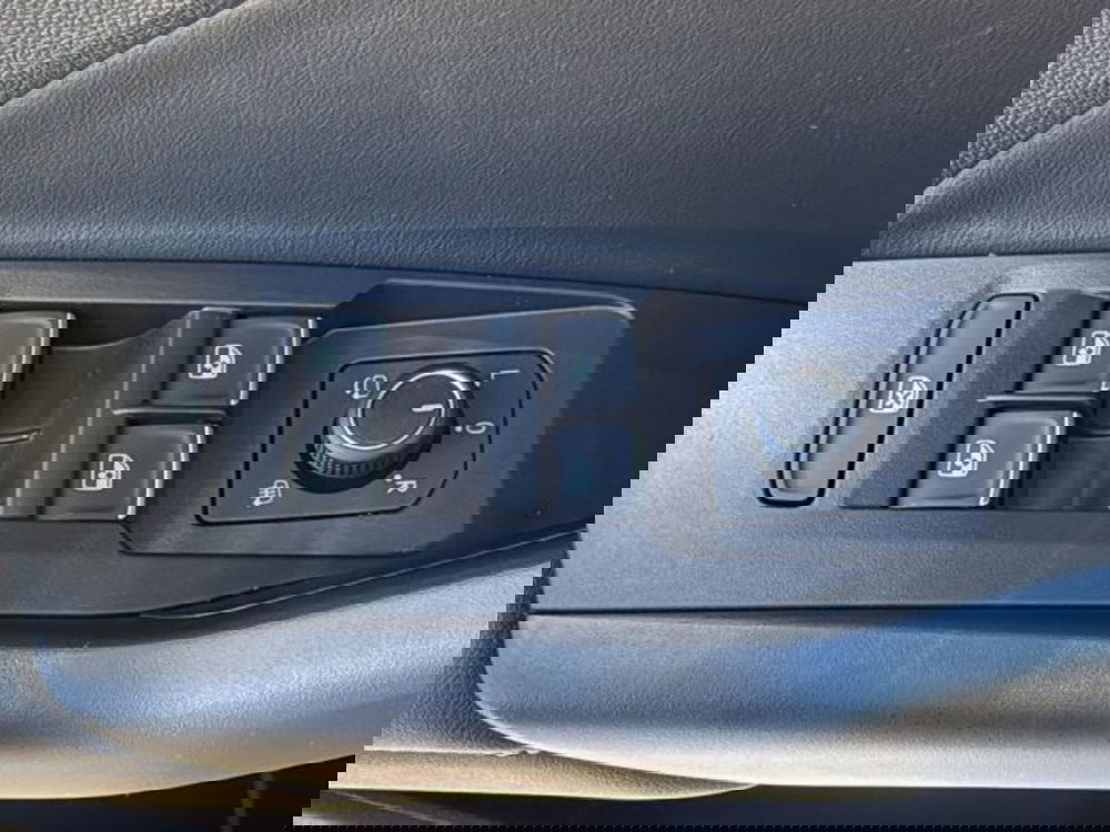 Volkswagen T-Cross nuova a Vicenza (12)