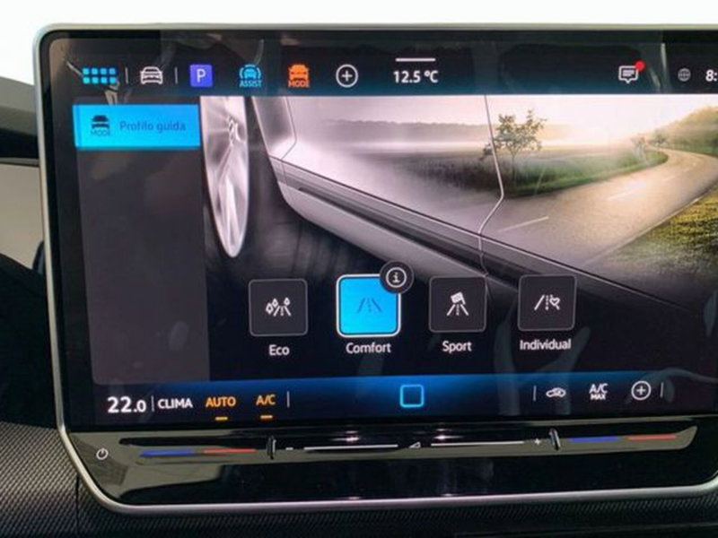 Volkswagen Golf nuova a Vicenza (16)