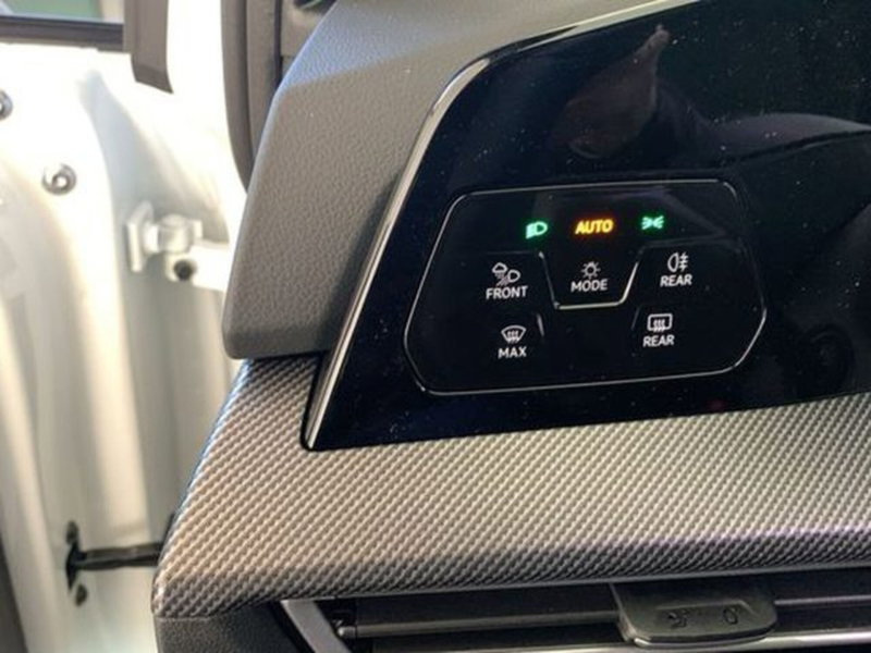 Volkswagen Golf nuova a Vicenza (18)