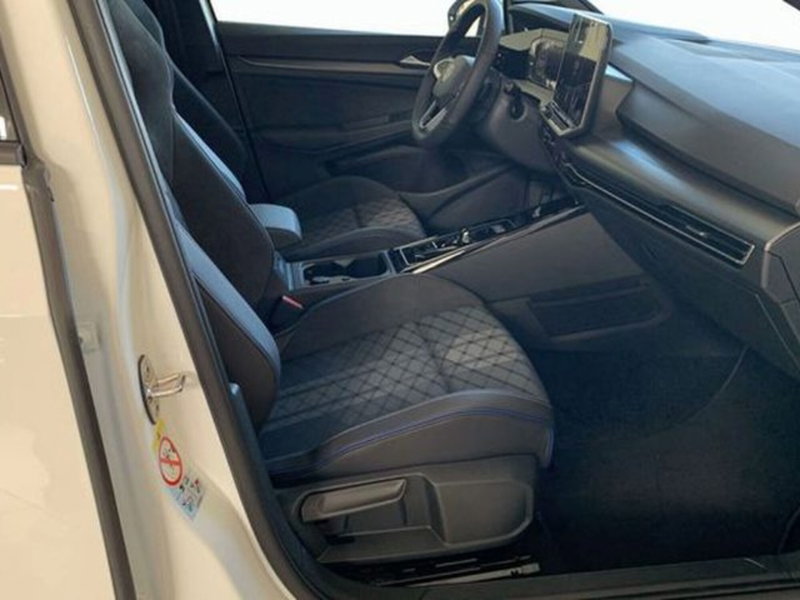 Volkswagen Golf nuova a Vicenza (6)