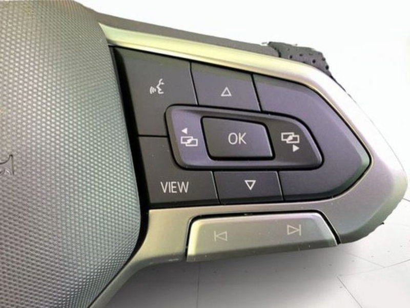 Volkswagen Golf nuova a Vicenza (9)