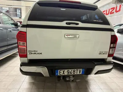 Isuzu D-Max Pick-up 2.5 Crew Cab Solar Plus 4WD del 2015 usata a Siena