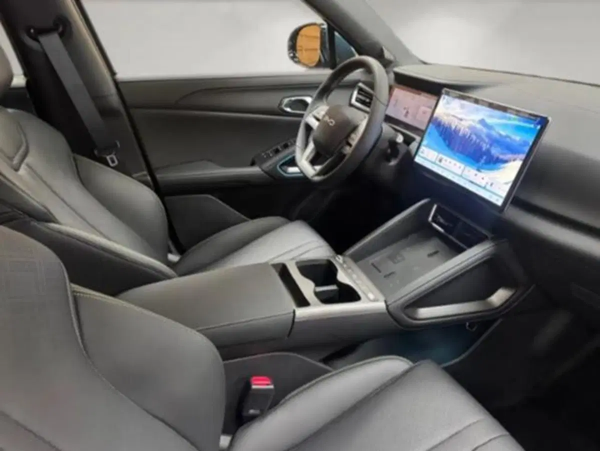 Byd Atto 2 DM-i nuova a Bologna (9)