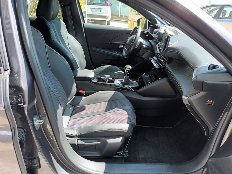 Peugeot 208 usata a Bari (17)