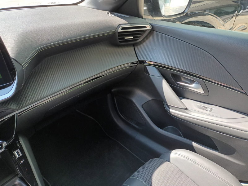 Peugeot 208 usata a Bari (9)