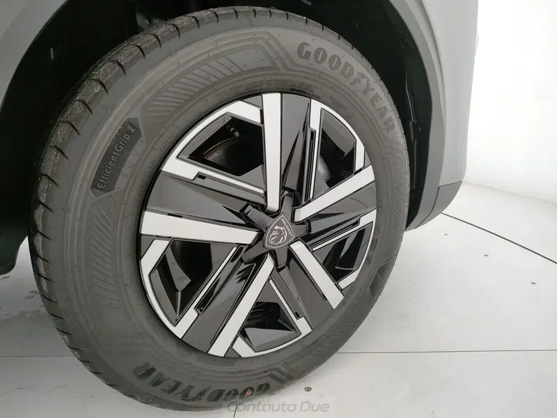 Peugeot 2008 nuova a Caserta (18)