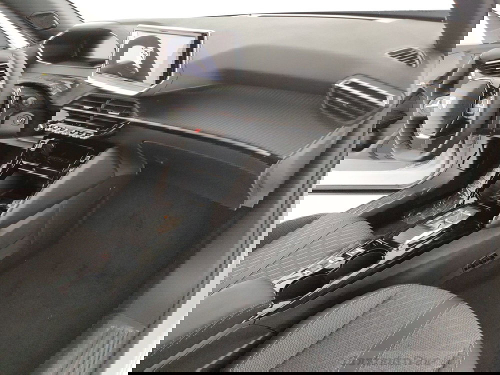 Peugeot 2008 nuova a Caserta (16)