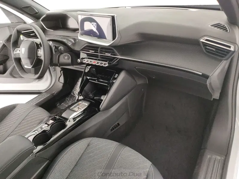 Peugeot 2008 nuova a Caserta (16)