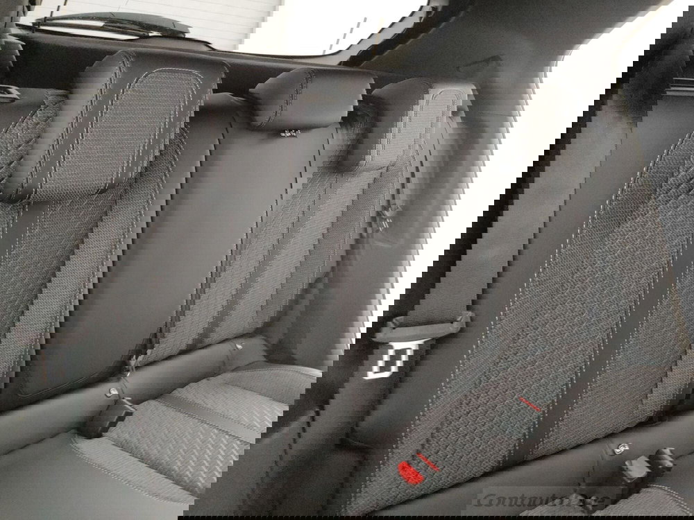 Peugeot 2008 nuova a Caserta (12)