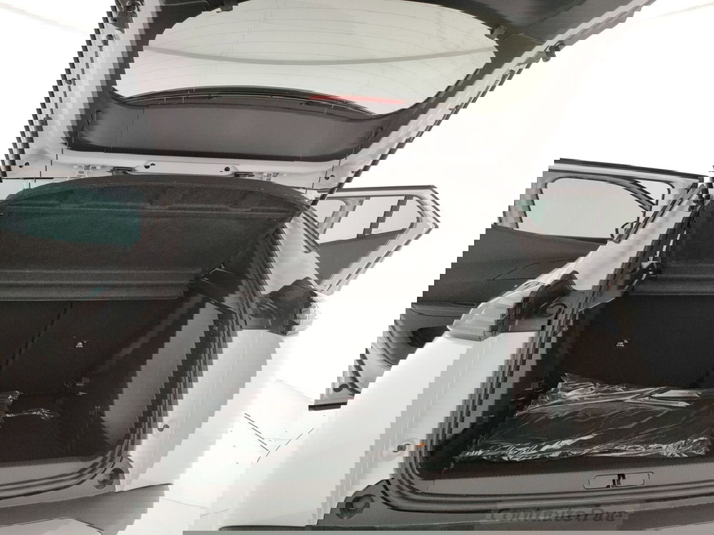 Peugeot 2008 nuova a Caserta (9)