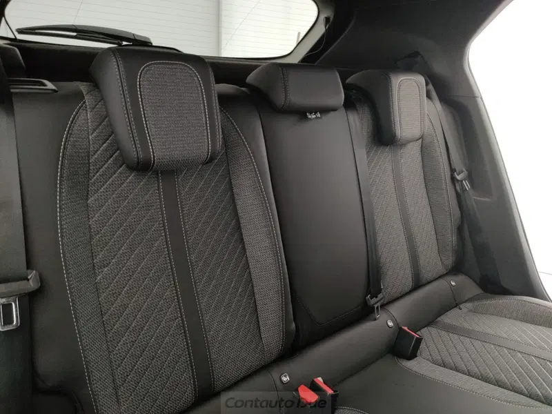 Peugeot 2008 nuova a Caserta (12)