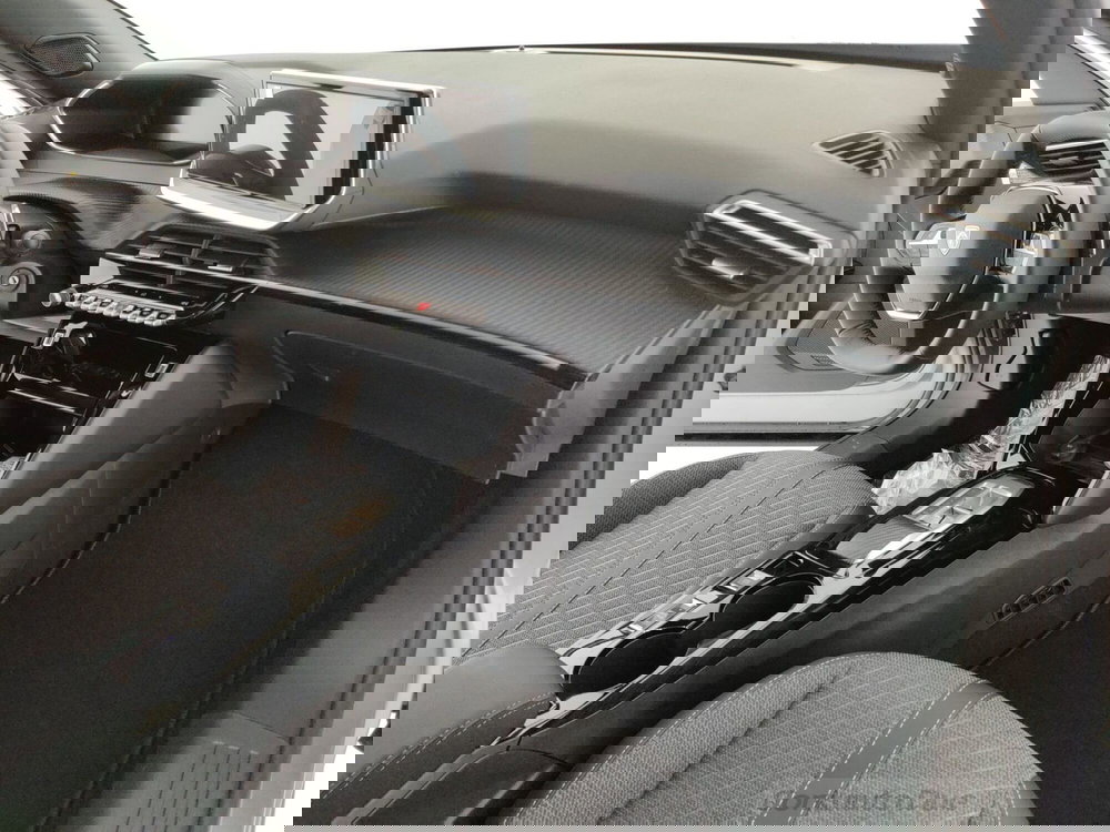 Peugeot 2008 nuova a Caserta (16)