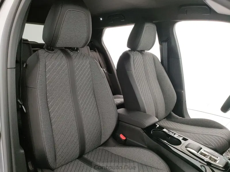 Peugeot 2008 nuova a Caserta (15)