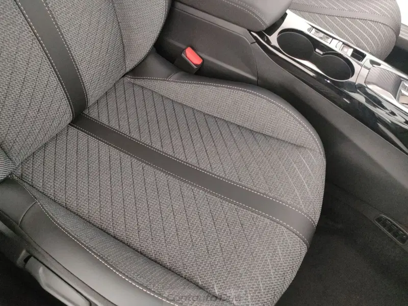 Peugeot 2008 nuova a Caserta (15)