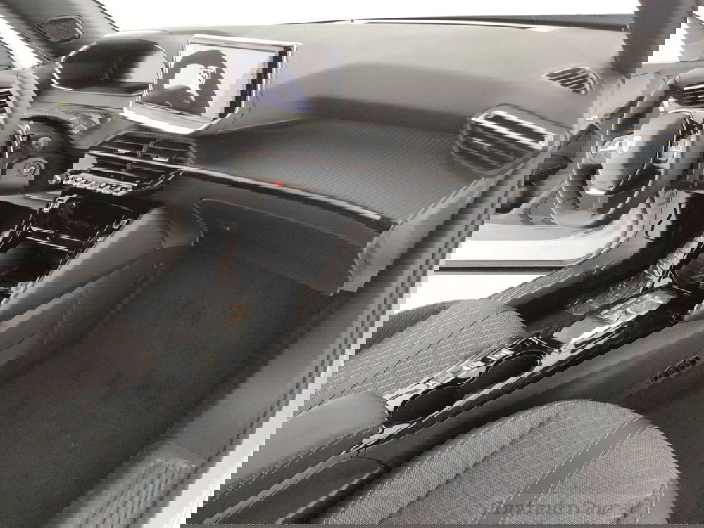 Peugeot 2008 nuova a Caserta (16)