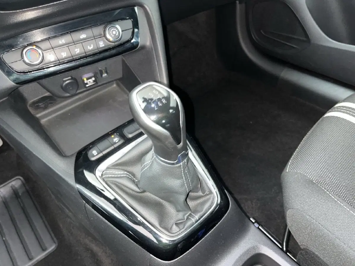 Opel Corsa usata a Torino (12)
