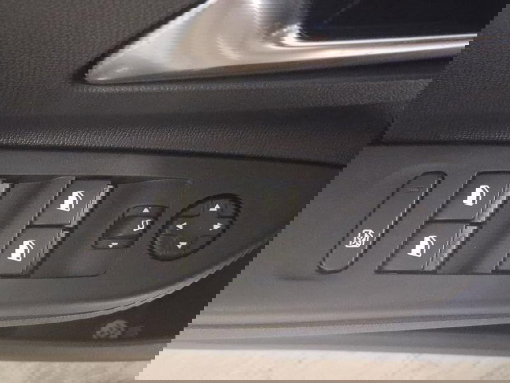 Opel Corsa usata a Genova (12)