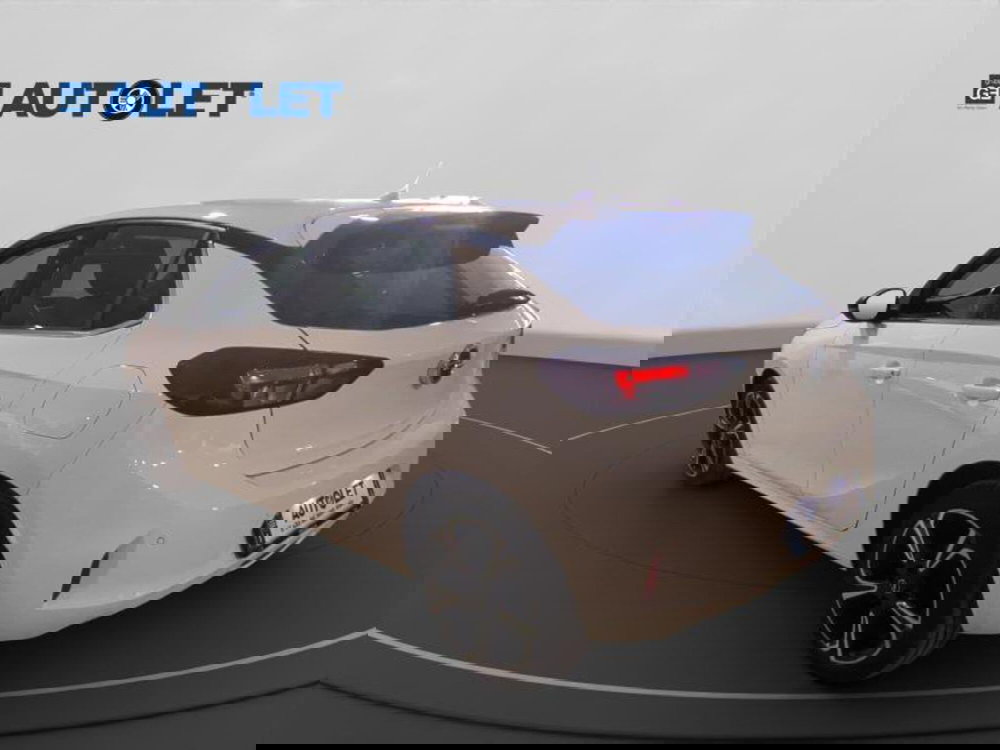 Opel Corsa usata a Genova (8)