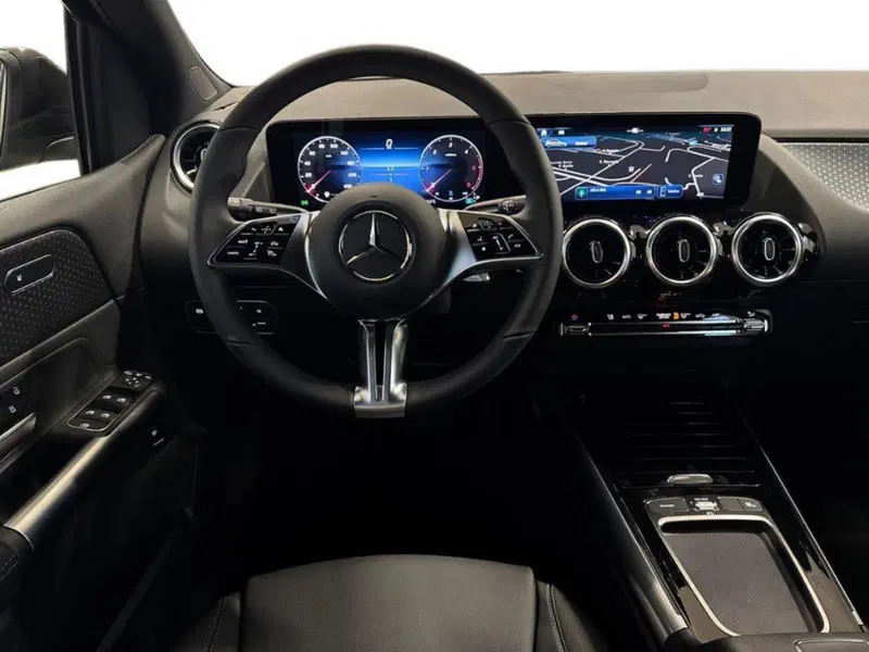 Mercedes-Benz Classe B nuova a Rimini (11)