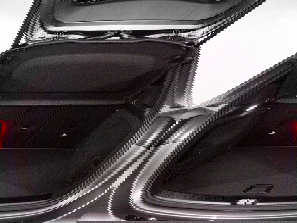 Mercedes-Benz GLA SUV nuova a Macerata (10)