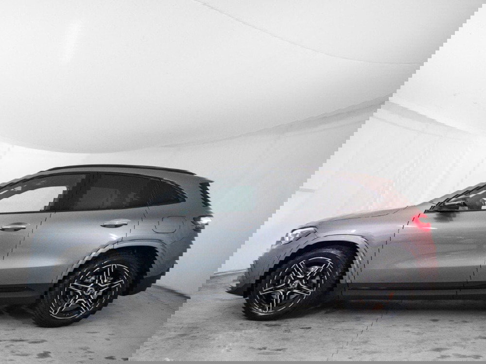 Mercedes-Benz GLA SUV nuova a Macerata (2)