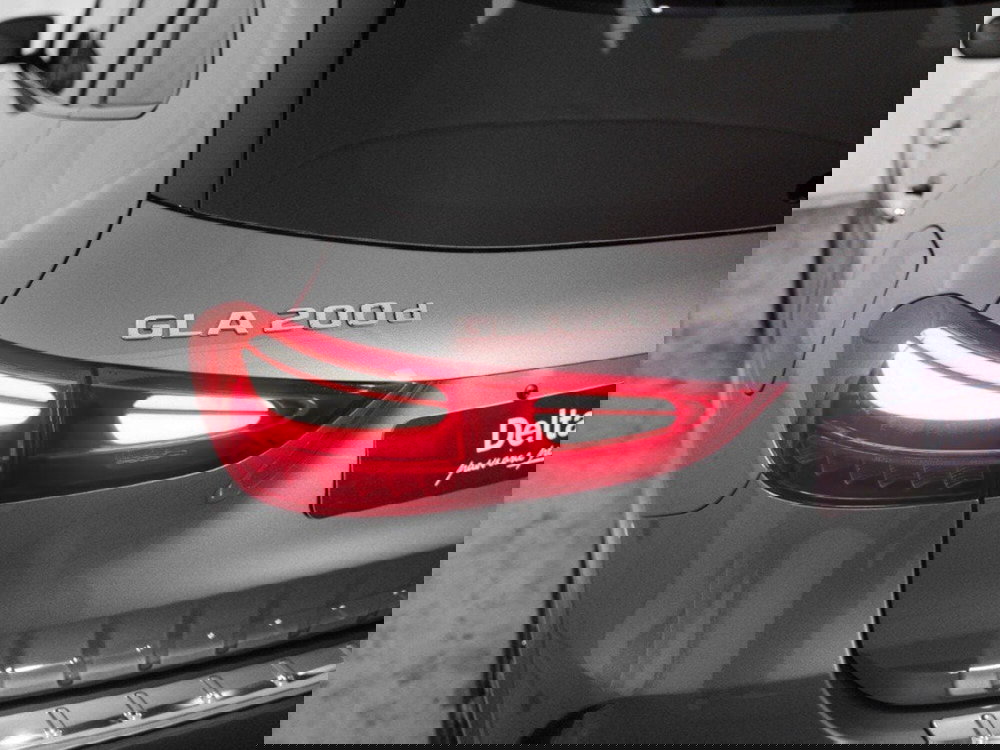 Mercedes-Benz GLA SUV nuova a Macerata (8)