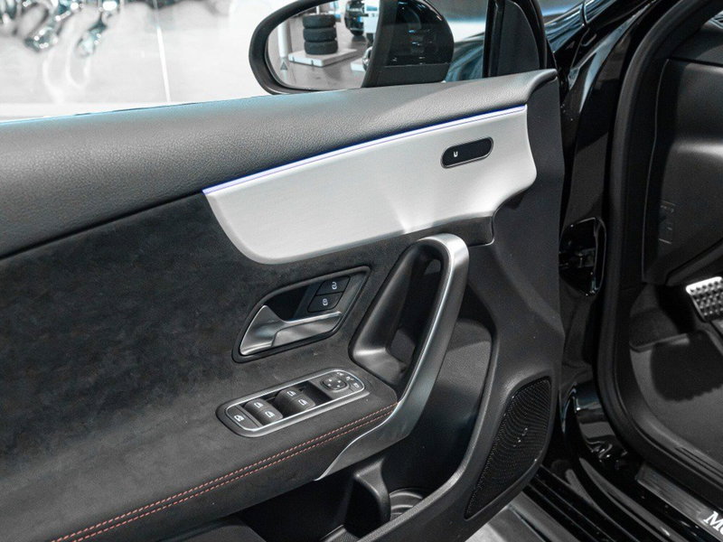 Mercedes-Benz Classe A nuova a Ancona (10)