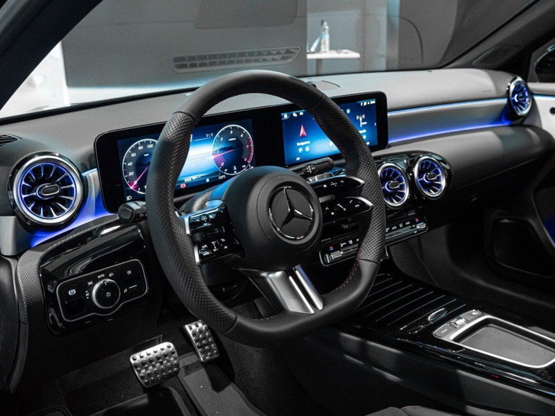 Mercedes-Benz Classe A nuova a Ancona (11)