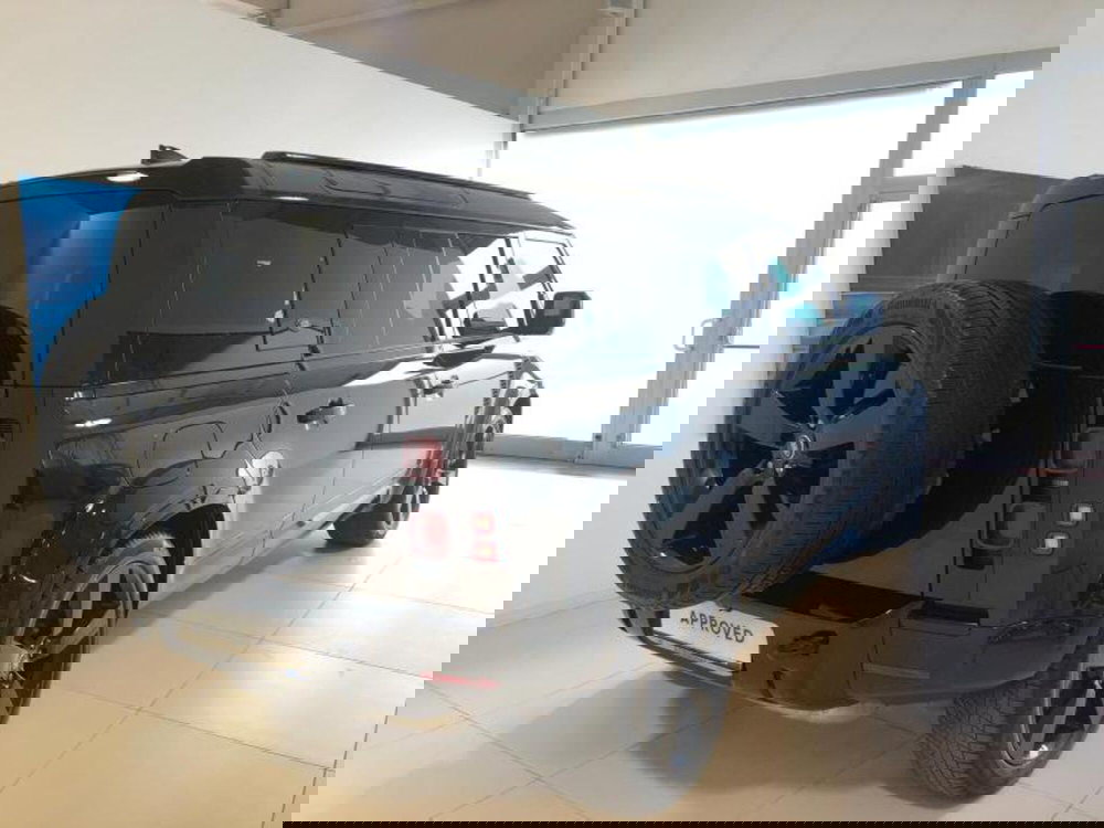 Land Rover Defender usata a Venezia (2)