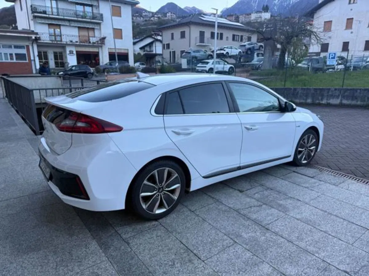 Hyundai Ioniq usata a Verbano Cusio Ossola (4)