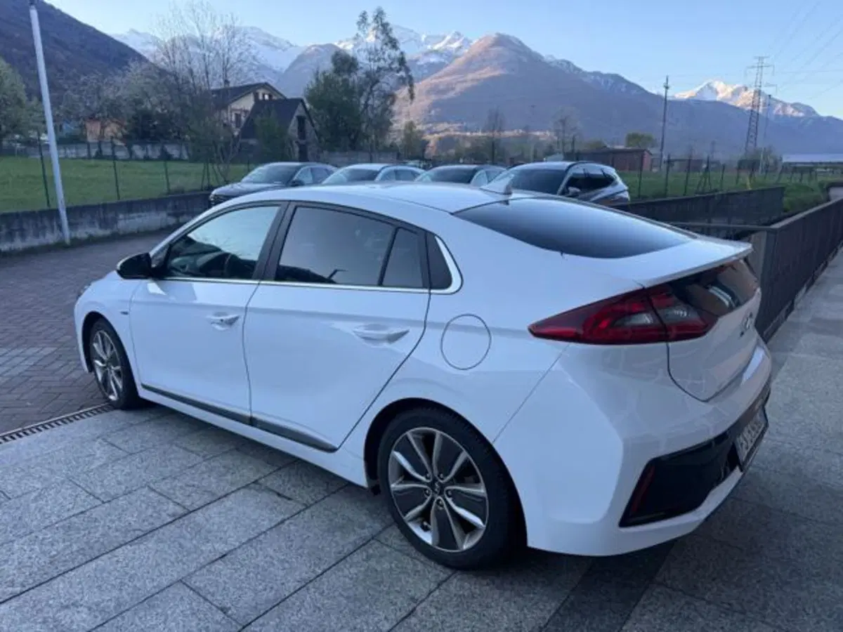 Hyundai Ioniq usata a Verbano Cusio Ossola (5)
