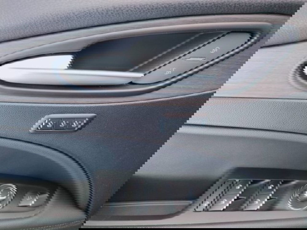 Alfa Romeo Stelvio usata a Teramo (14)