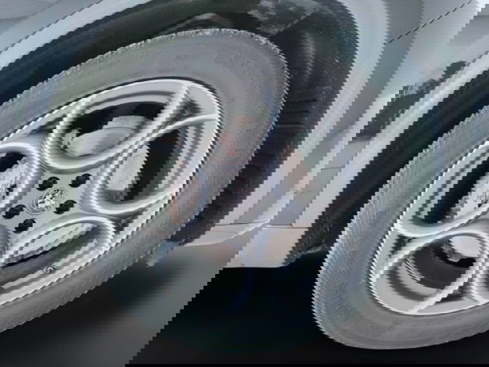 Alfa Romeo Stelvio usata a Teramo (9)