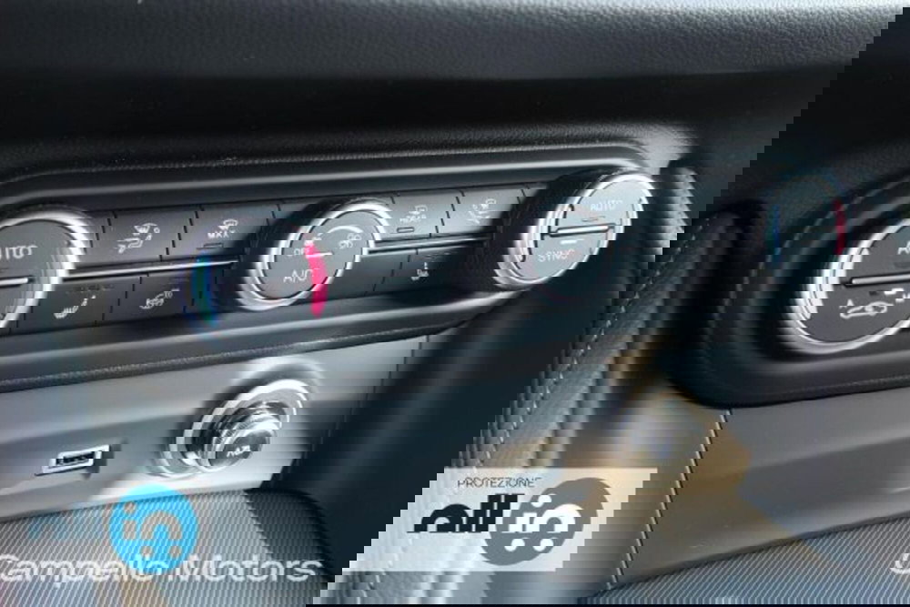 Alfa Romeo Stelvio nuova a Venezia (12)