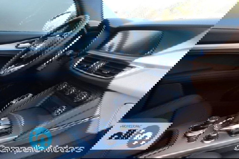 Alfa Romeo Stelvio nuova a Venezia (14)