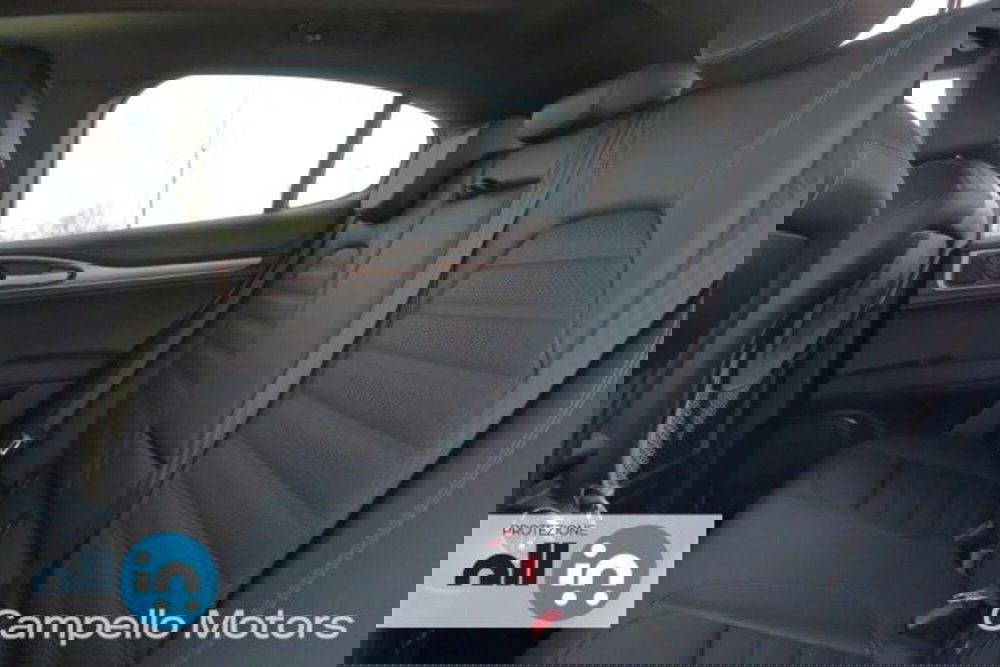 Alfa Romeo Stelvio nuova a Venezia (6)