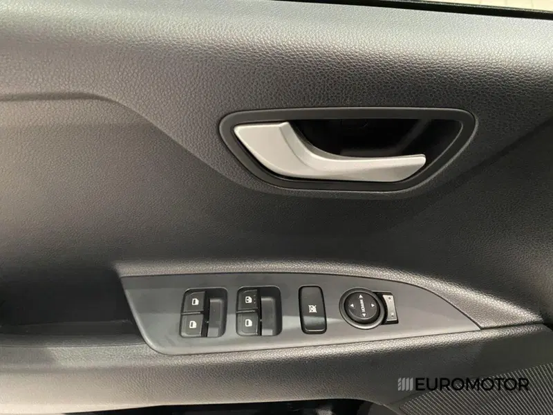 Kia Stonic usata a Bari (12)