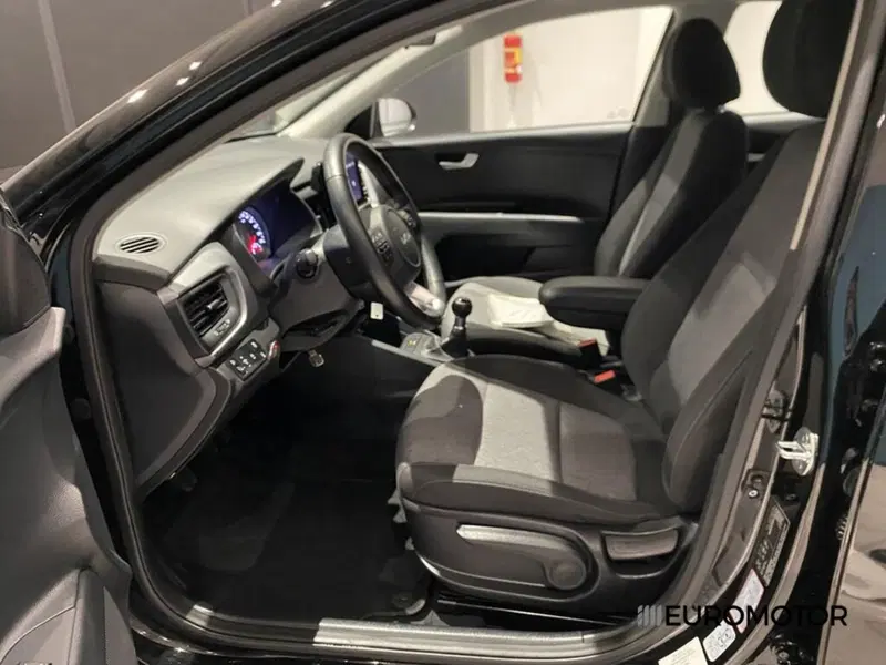 Kia Stonic usata a Bari (14)